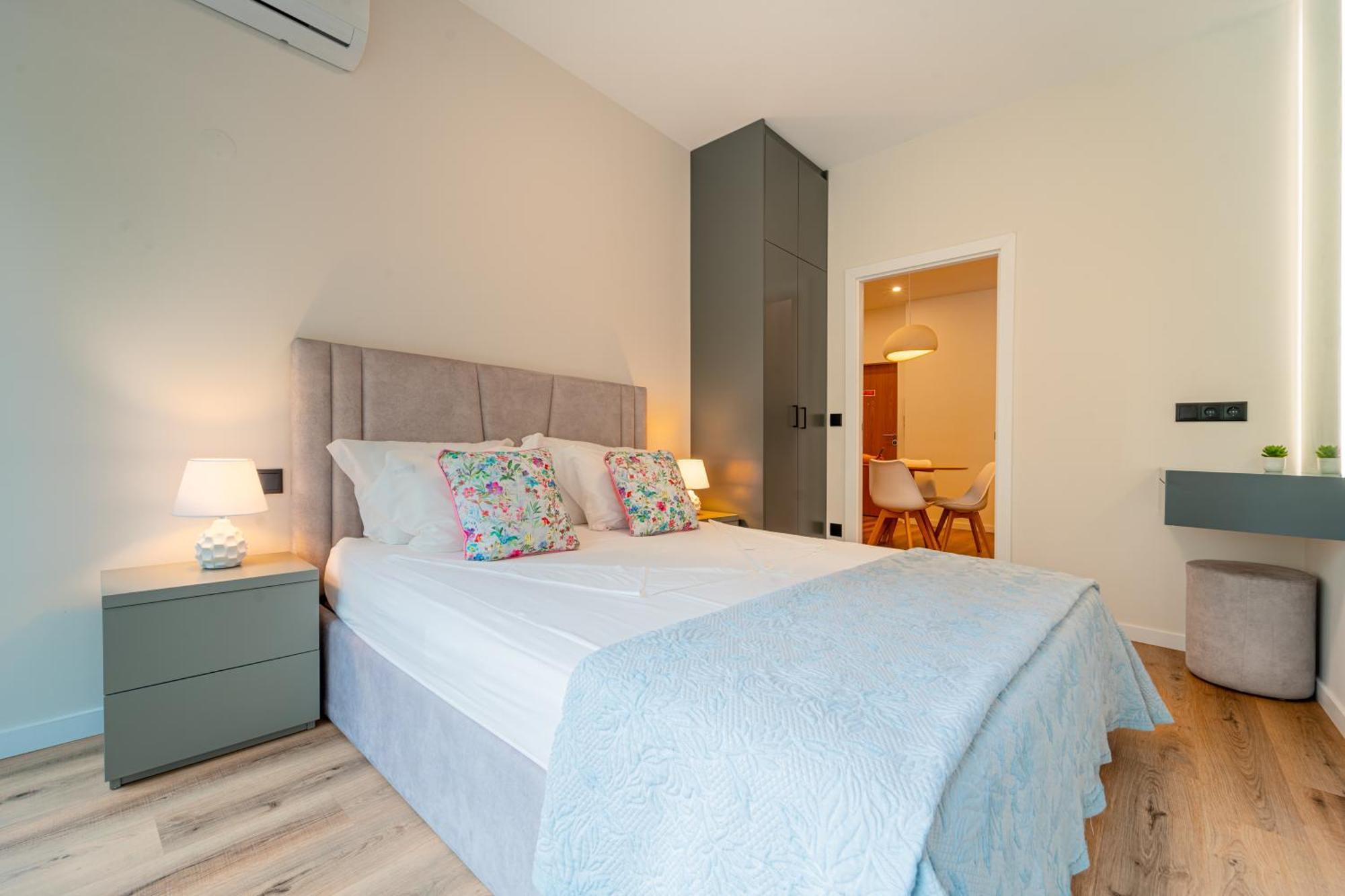 Casa Flores - 2 Bedroom, Lift, Ac, Car Parking - Extra OOporto Exteriör bild